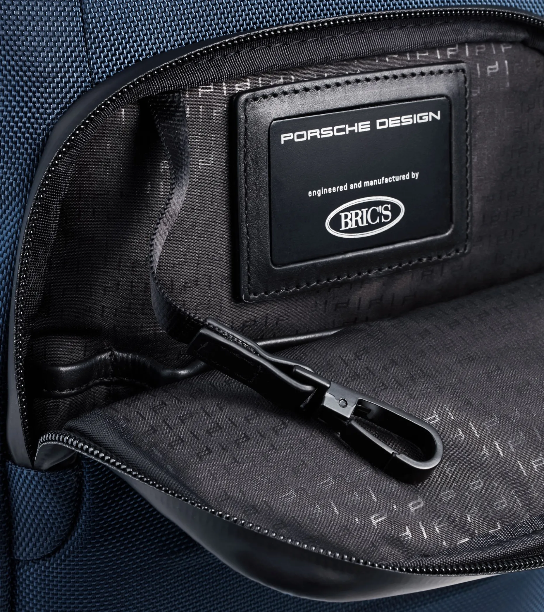 Roadster Pro Shoulder Bag S