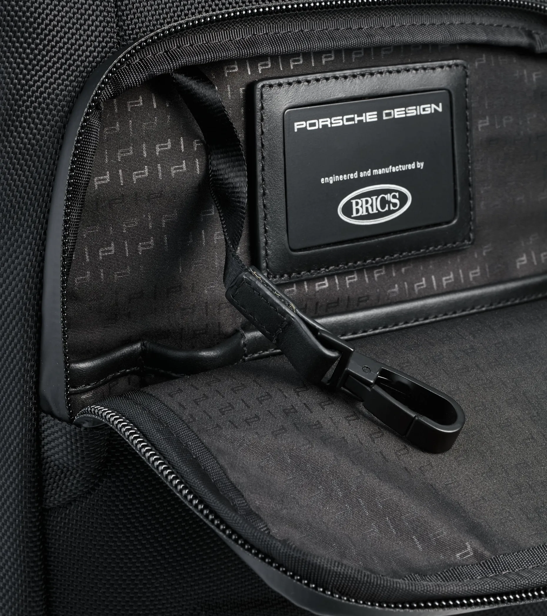 Roadster Pro Shoulder Bag S